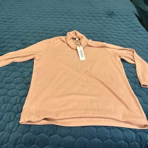 L'AGENCE  Turtleneck Sweater very soft 
Great for spring and fall. - Picture 2 of 9